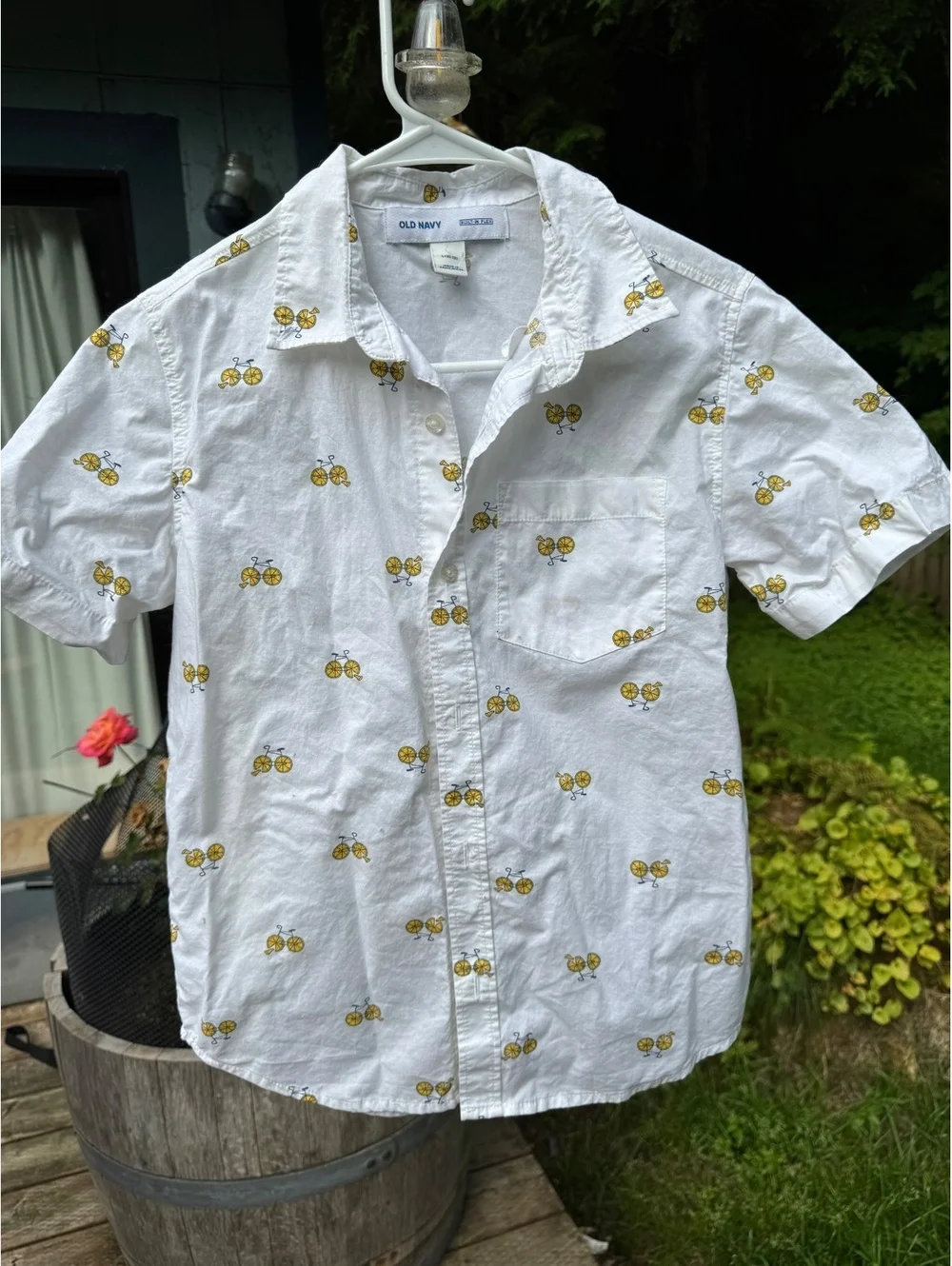 Old Navy Boys' White Short Sleeve Button-Up Shirt with Pizza Bicycle Print Size